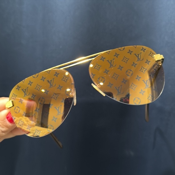 🧡Louis Vuitton Z1020W Gold Monogram Clockwise Sunglasses - Picture 12 of 14